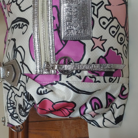 Coach Poppy Petal Floral Rocker Large Shoulder Bag - Picture 4 of 17